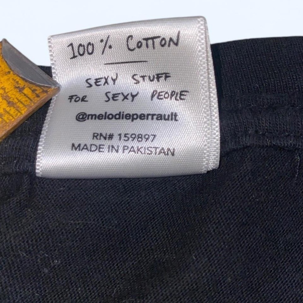Melodie Perrault F*ck T‎ Shirt Size Medium Super Soft Black Graphic Artist Tee - Picture 2 of 4